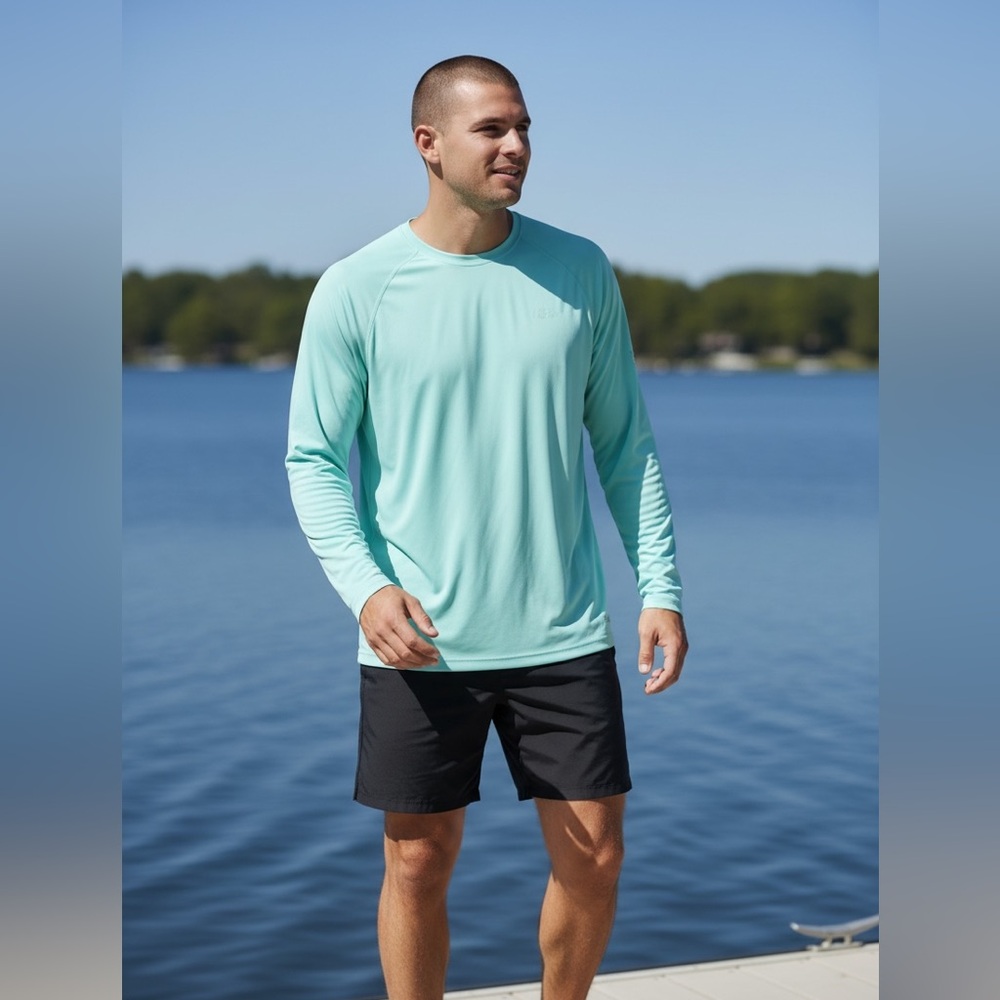 NWT johnnie-O Light Blue Men's Swim Rash Guard
